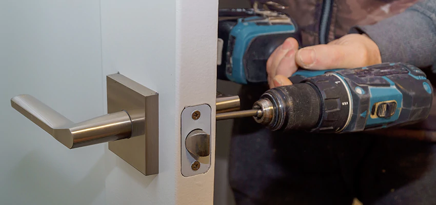 Broken Door Handle Lock Repair in Sacramento, California