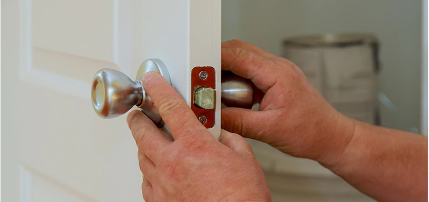 AAA Locksmiths For lock Replacement in Sacramento, California